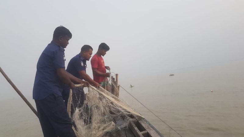 বরিশালে কারেন্ট জাল সহ আটক ১১