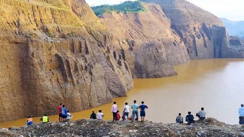 ভূমিধসে প্রাণ গেলো ২৫ জনের