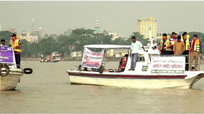 বরিশালে ২৪ ঘণ্টায় ৩৭৪ কেজি ইলিশ জব্দ, ৭১ জেলের কারাদণ্ড