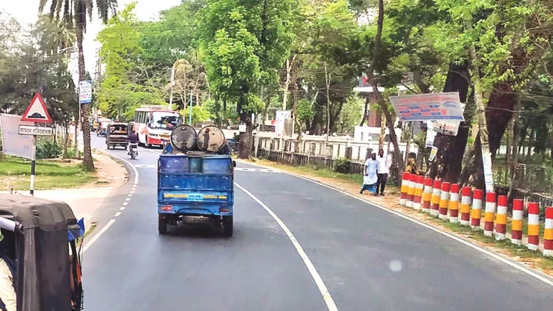 ঢাকা-বরিশাল মহাসড়কে ৩২ কিলোমিটারেই ঝুঁকিপূর্ণ ২৭ স্থান