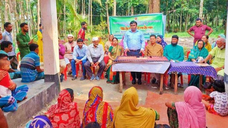 কাউখালীতে বাল্যবিবাহ, যৌতুক, নারী ও শিশু নির্যাতন প্রতিরোধের লক্ষ্যে উঠান বৈঠক