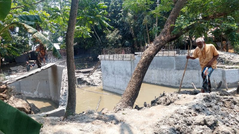 উজিরপুরে ২ কোটি ২৫ লক্ষ টাকা ব্যয়ে নির্মিত স্লুইসগেট