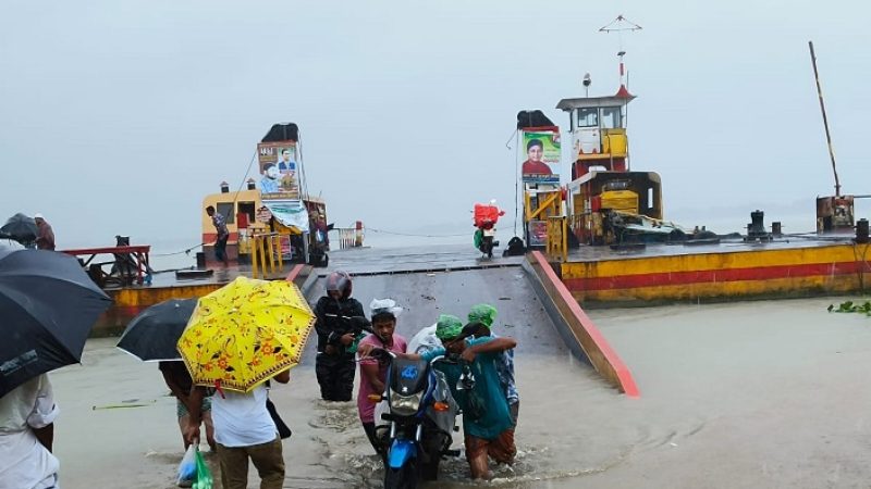 আমতলী ও তালতলীর বণ্যা নিয়ন্ত্রণ বাঁধের বাইরের নদী তীরবর্তী ২৪ গ্রাম প্লাবিত হয়েছে