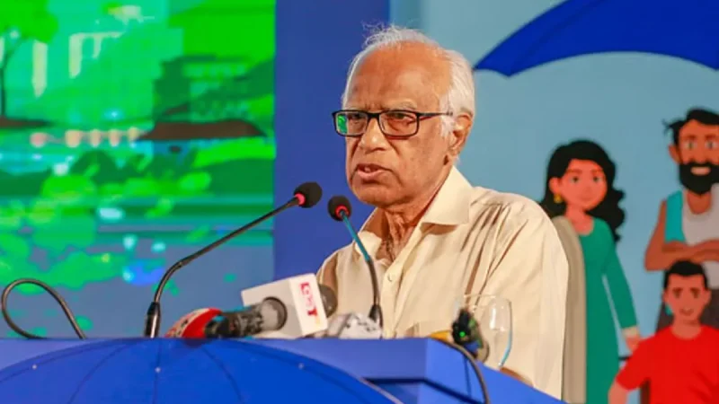 ‘বিপুল সংখ্যক মানুষ সামান্য ধাক্কায় দারিদ্র হয়ে যেতে পারে’