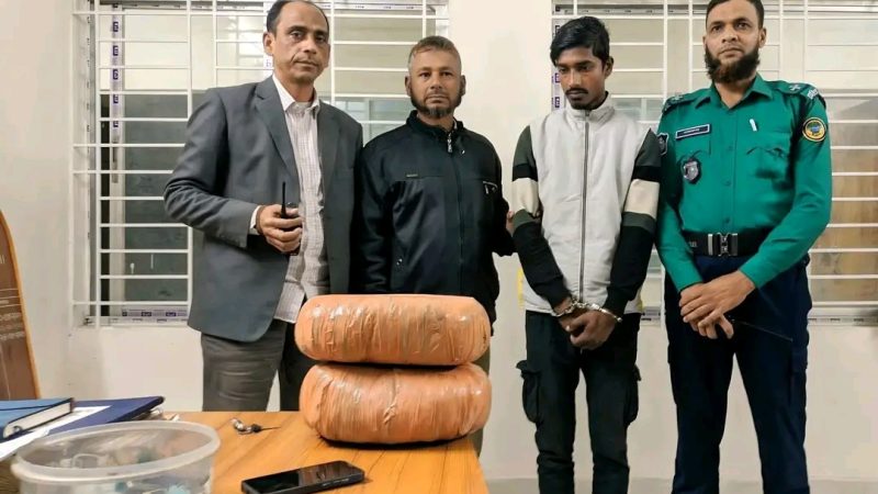 বরিশালে চেকপোস্ট অভিযানে ৪ কেজি গাঁজাসহ যুবক আটক